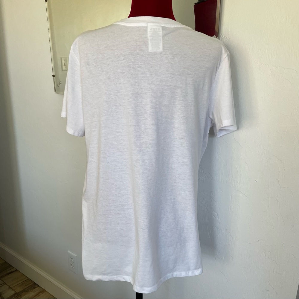 Peanuts White Tee with Pink Doghouse and Multicolor Flowers - Picture 8 of 10